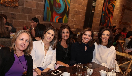  Alejandra Noriega, Maite Bustindui, Maribel Martínez, Mónica Alcalde y Pilar Martínez.