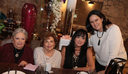  Guadalupe González, Conchita Maza, Carmen García y Celeste Lapuente.