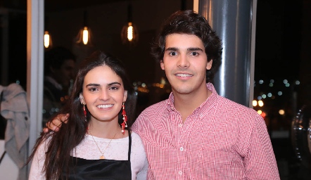  Adriana Olmos  y Mauricio Tobías.