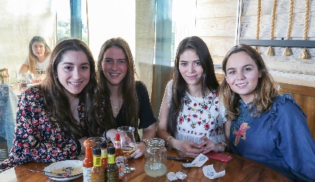  Natalia Rosado, Elena Pelayo, Paola Ruiz y Daniela Chapa.