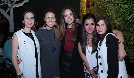  Paulina García, Joselyn Cano, Jalma Payán, Nina Galarza y Ana Pau Soto.