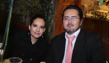 Elizabeth Liñán y Alejandro Hernández.