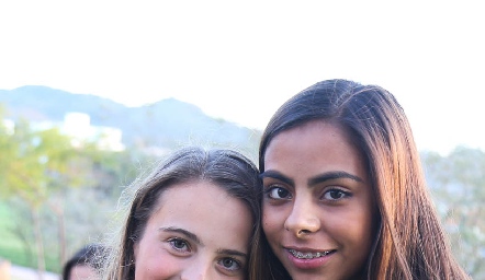 María Emilia Meade y Ximena Anaya.