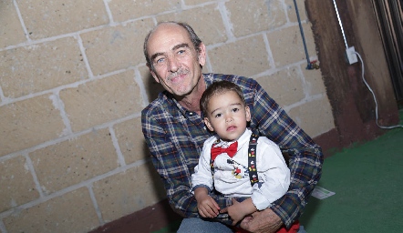  Jaime Borbolla y su nieto Ricardo.