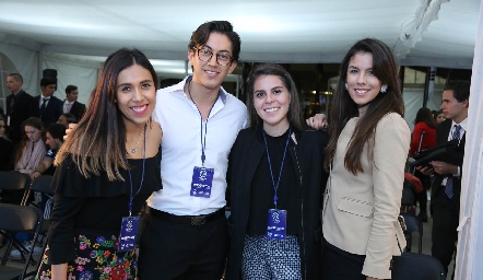  Daniela Calderón, Alejandro Alemán, Zaira Cardona y Natalia Leyva.