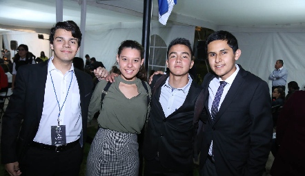  Hugo Valladolid, Frida Domínguez, André Flores y Leonardo Chávez .