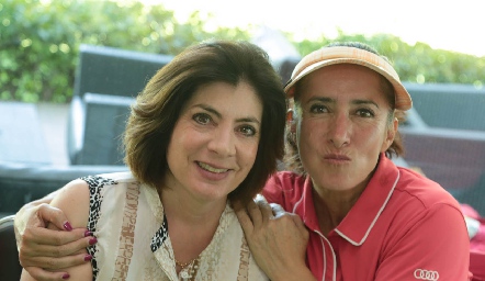  Leticia Naya y Lulú Álvarez.