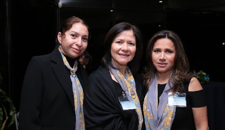 Vianney, Isela Rodríguez y Laura Monjarás.