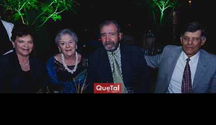  Pilar Labastida de Allende, Raquel Bárcena de Abaroa, Carlos Abaroa y Javier Allende.