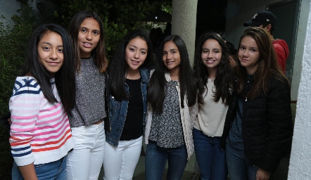  Sofía, Mariana, Ana Isa, Regina, Carolina y Alejandra.