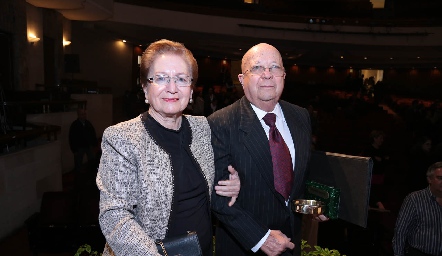  María Elena y Juan Diego González.