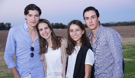  José Madrigal, Montse Anaya, Priscila Cerecedo y Juan Carlos Castillo.