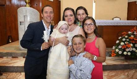  Familia Martínez Torres con Camila.
