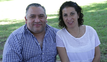  Humberto Jiménez y Claudia Flores.