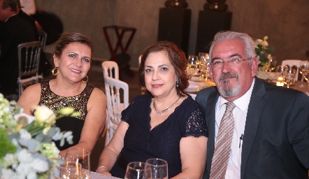  Sonia Gaviño, Susana Gaviño y Luis Felipe Mendizábal.