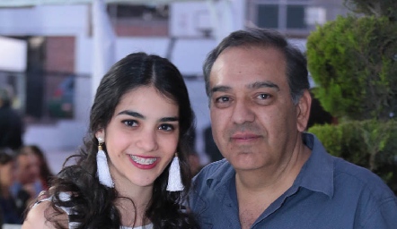  Dalel con su papá José Luis Suárez Tobías.