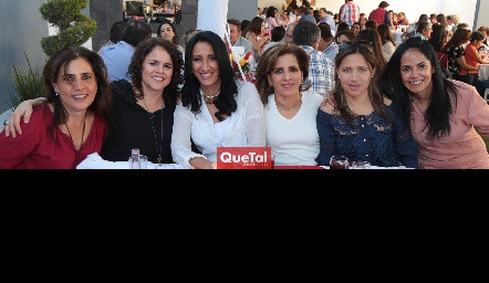  Gabriela Chevaile, Alma Goldaracena, Patricia Rodríguez, Ana Emelia Tobías, Laura Monjarás y Laura Rodríguez.
