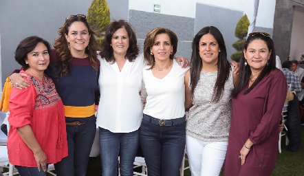  Estela Tobías, Marcela Morones, Raquel Báez, Ana Emelia Tobías, Susana Tobías y Alejandra Morones Tobías.