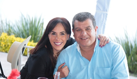  Ilenia y Arturo Estrada.