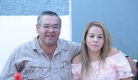  Alejandro Tobías y Adriana Briones.
