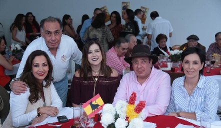  Silvia Medrano, Gerardo Chevaile, Kinkis Galán, Moris Chevaile y Lucía Álvarez.