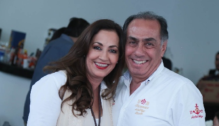 Silvia Medrano y Gerardo Chevaile.