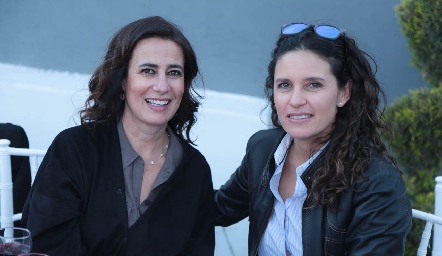  Ana Paula Gutiérrez y Claudia Martínez.