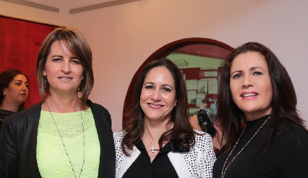  Isabel Torre, Esther Sandoval y Ana Fonte.