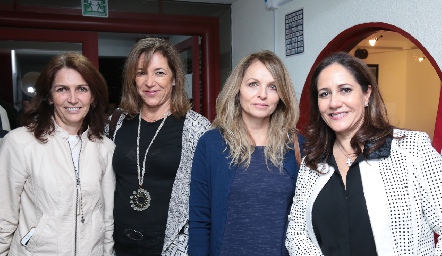  Claudia Canales, Rosy Díaz Infante, Cony Jones y Esther Sandoval.