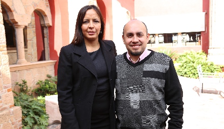  Mayra Reyes y Víctor González .