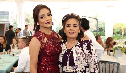  Paulina Flores y Concepción Loredo .