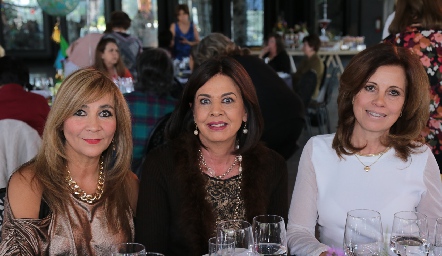  Cristina Córdova, Lourdes Ruiz y Palo González.