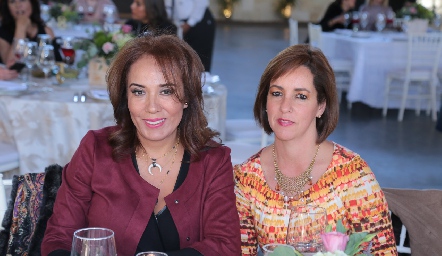  Lorena Herrera y Ale Ávila.