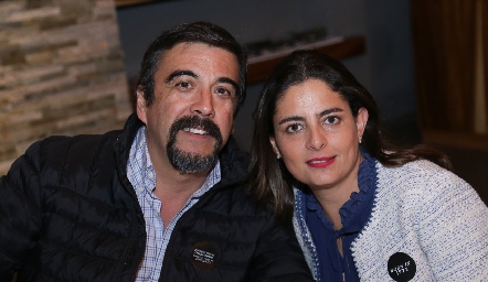  Gerardo Galván y Rocío Ortuño de Galván.