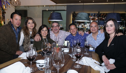  Víctor Barrales, Sara Berrones, Lupita Quibrera, Juan Echavarría, Ricardo Quibrera, Sergio Rivera y Gabriela Hernández.