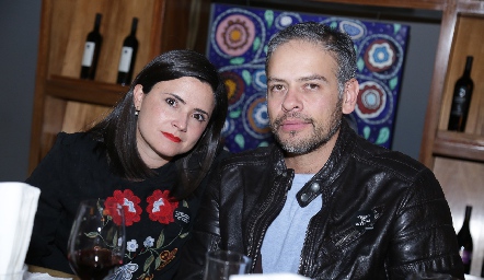  Paola Félix y Alejandro García.
