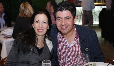  Paula Álvarez y Javier Hernández.