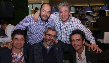  Omar Abud, Daniel Dávalos, Javier Hernández, José Antonio Martínez y Luis Aguilera.