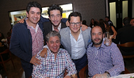  Javier Hernández, Luis Aguilera, Sergio Quibrera, Daniel Dávalos y Omar Abud.