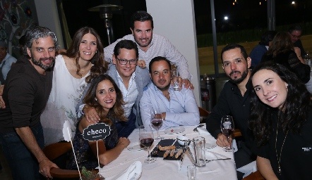  Celebrando a Checo.