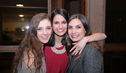  Pau Martínez, Mónica Medlich y Ana Sofía Rodríguez.