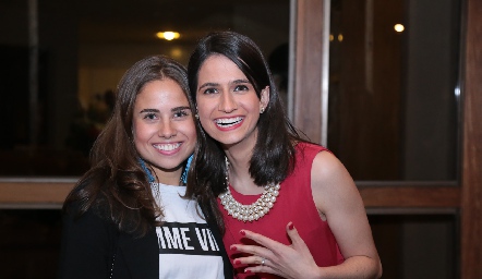  Nuria Alcalde y Mónica Medlich.