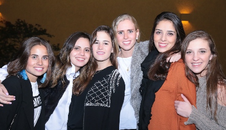  Nuria Alcalde, Marisol Cabrera, Montse Barral, Ingrid Velasco, Mariana Labarthe y Pau Martínez.