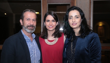 Luis Fernando, Mónica y Cristy Medlich.