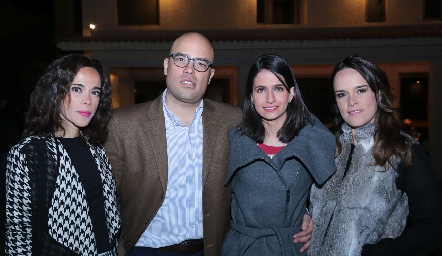  Cheli y Germán Sotomayor, Mónica Medlich y María Sotomayor.