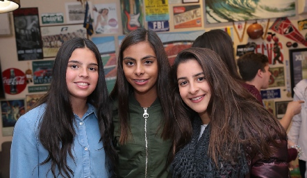  Pepi, Ximena y Lorea.