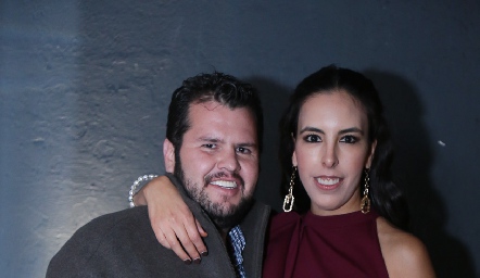  Santiago Meade y Mariana Tobías se van a casar.