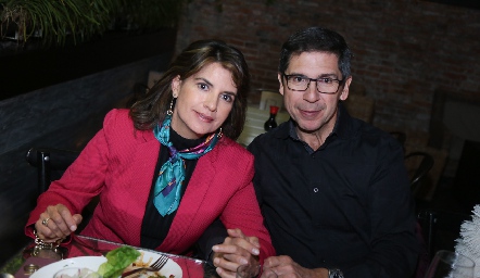 Marisa Mercado y Abraham Tobías.