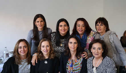 Chela Morelos, Gema de la Vega, Maribel Rangel, Luz María Villasuso, Cristina Guerra, Sandra Correa y Laura Martínez.