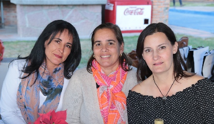  Lorena Ramos, Nena Aguirre y Sandra Morelos Zaragoza.